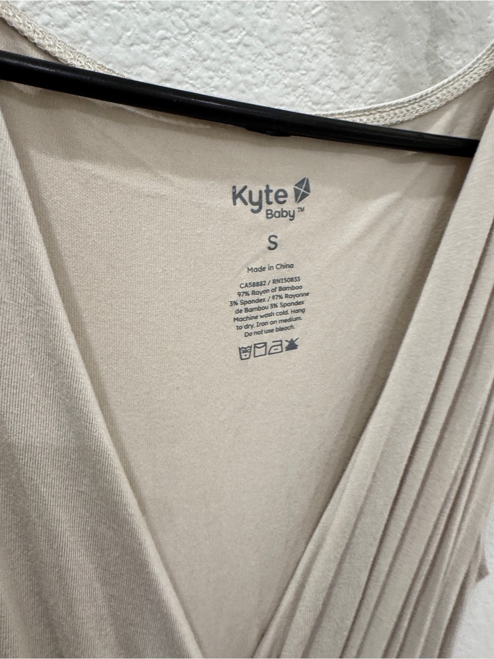 Kyte Baby Womens Jumpsuit- open V neck for easy nursing - Picture 4 of 6